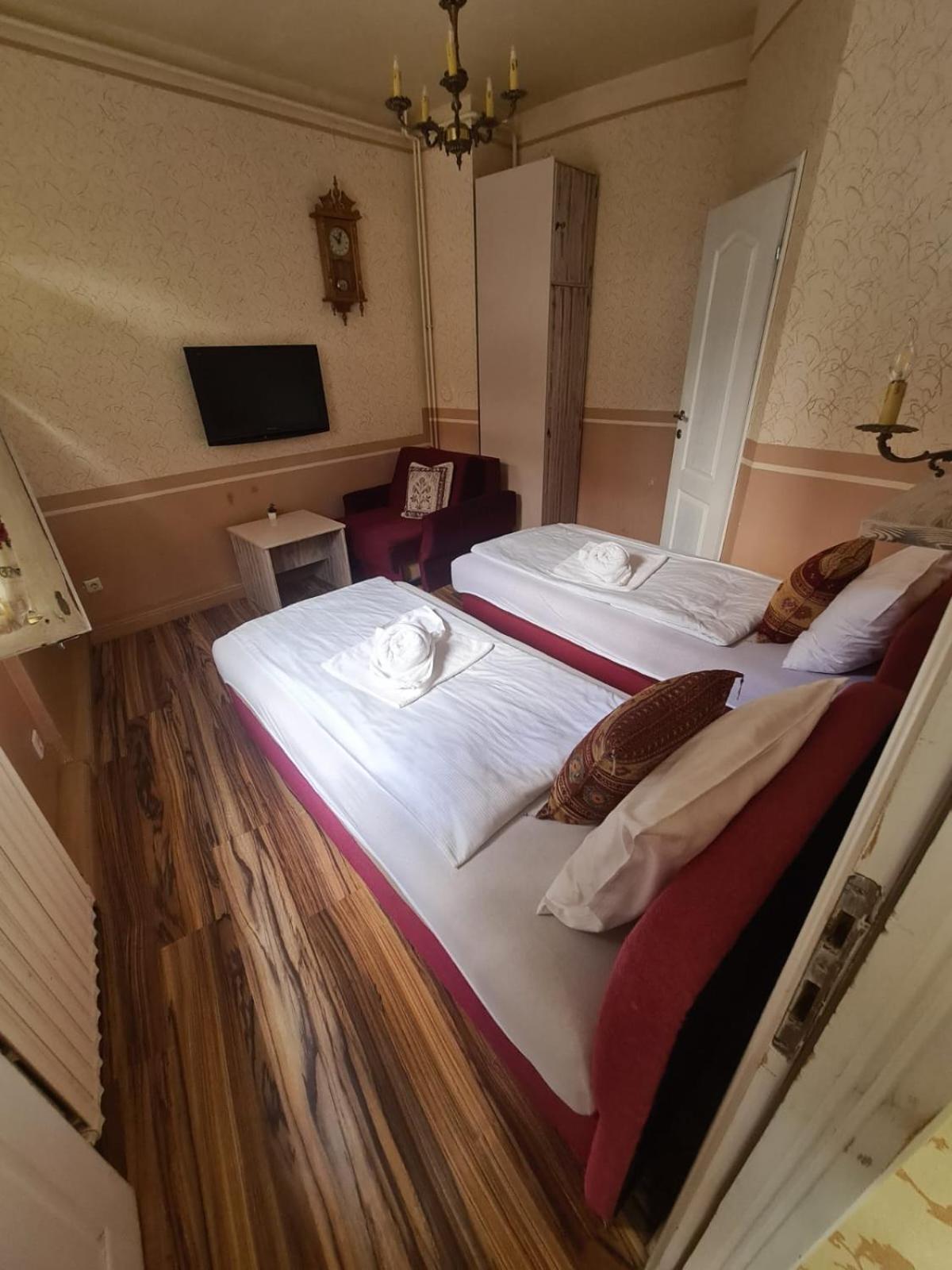 סראייבו Guesthouse Nia Deluxe מראה חיצוני תמונה